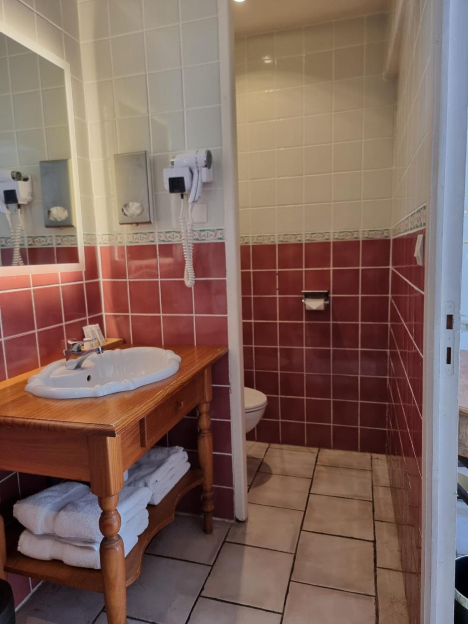 Le Relais Des Dalles - Hotel & Restaurant Sassetot-le-Mauconduit ภายนอก รูปภาพ